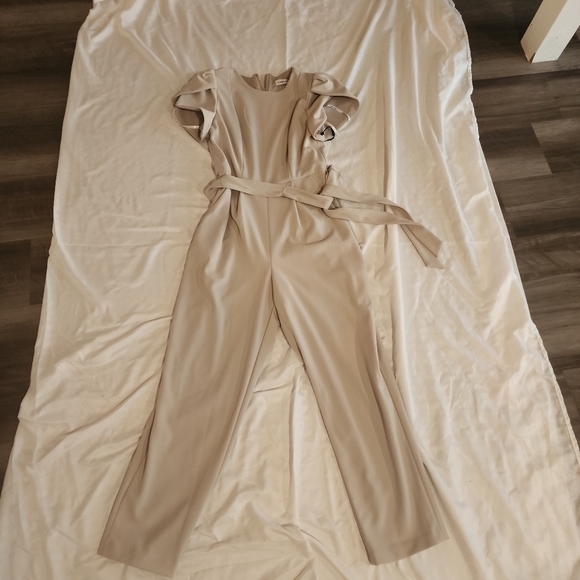 Brand new Calvin Klein pocketed jumpsuit - Picture 1 of 3